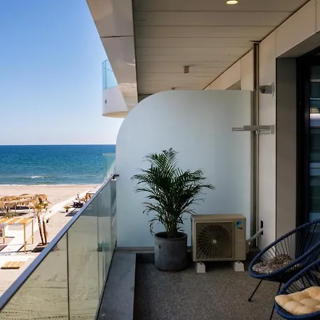 Luxury Sea On